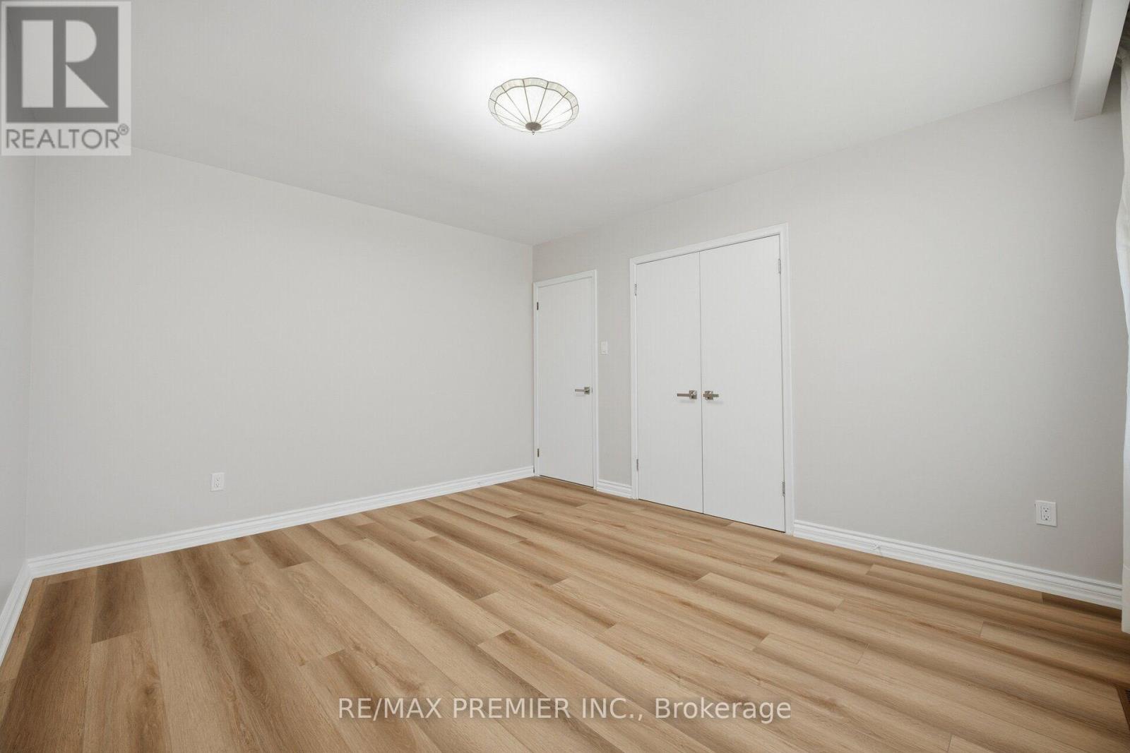 28 LANDRON CRESCENT - 24
