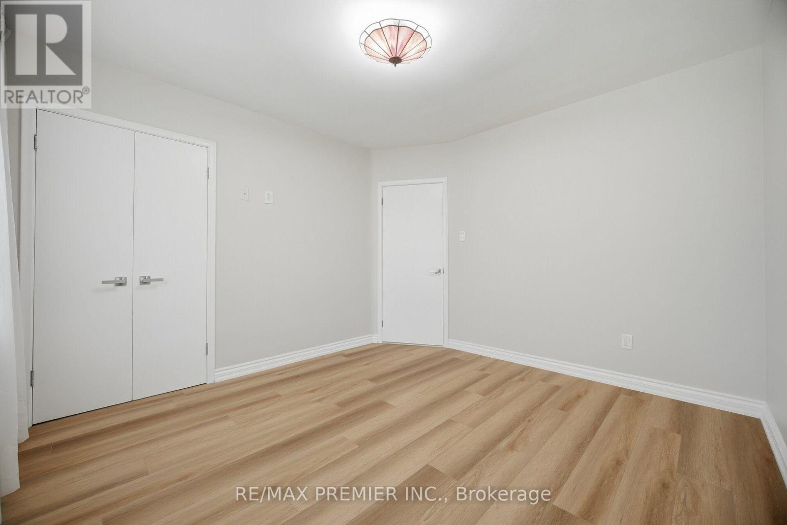 28 LANDRON CRESCENT - 26