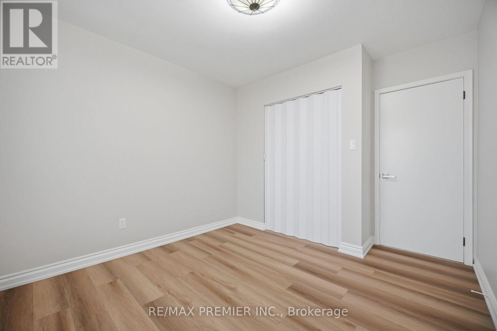 28 LANDRON CRESCENT - 28