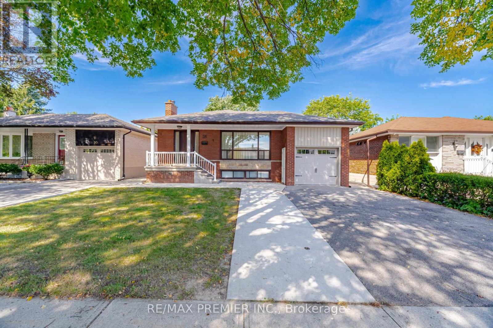 Photo of 28 LANDRON CRESCENT