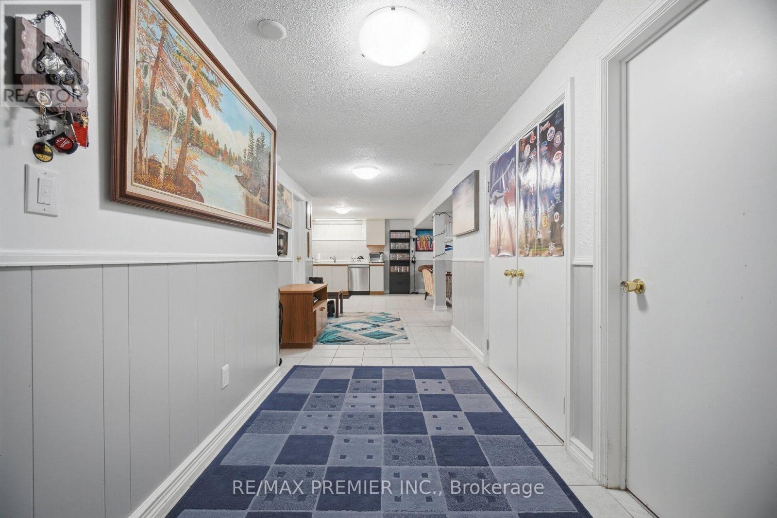 28 LANDRON CRESCENT - 34