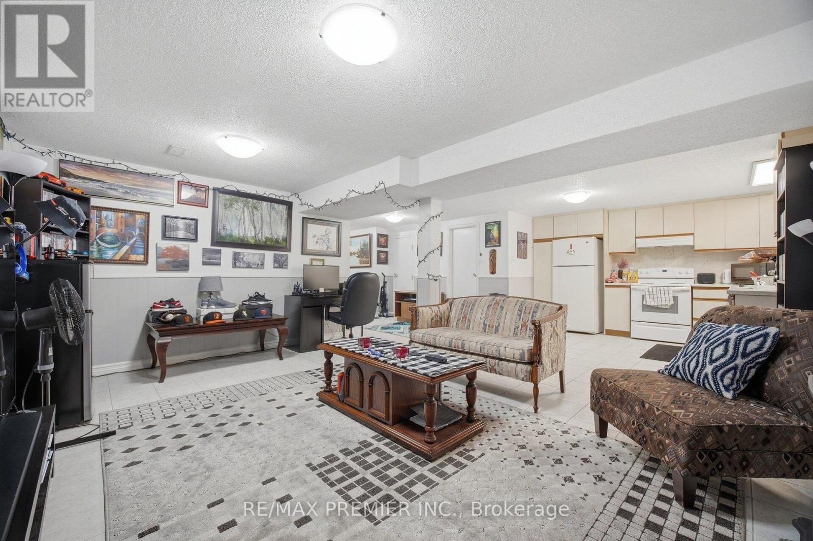 28 LANDRON CRESCENT - Image 40