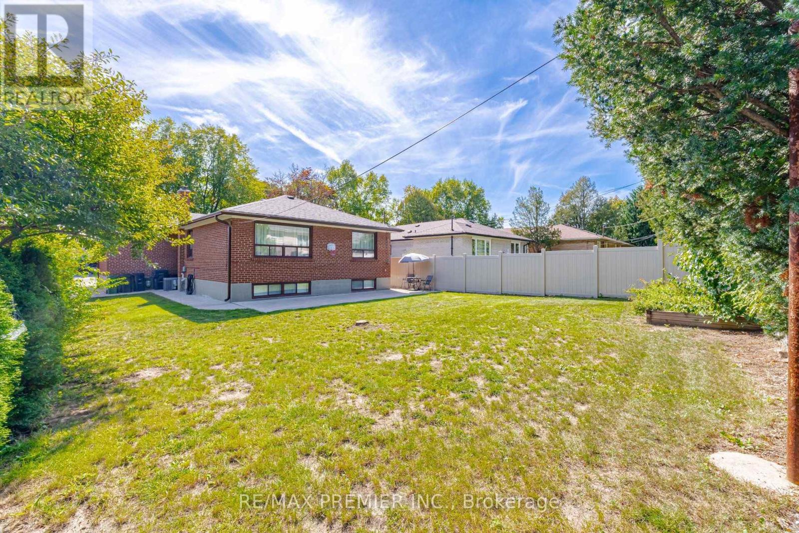 28 LANDRON CRESCENT - 47