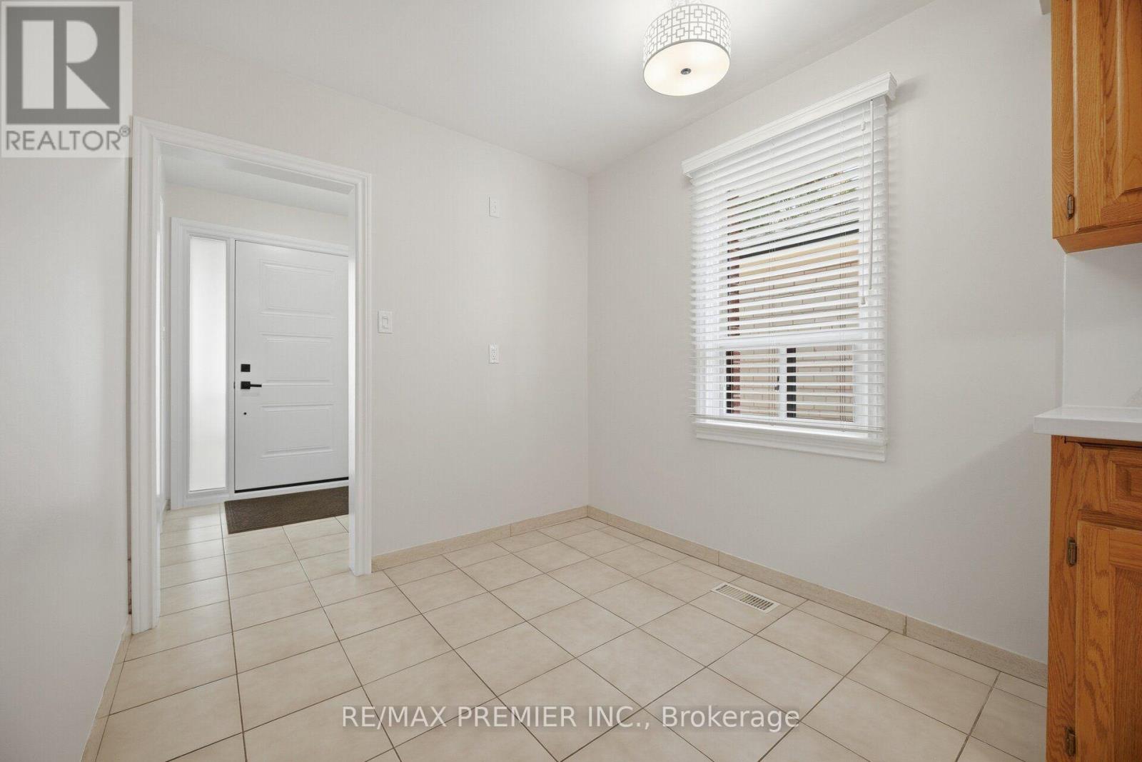 28 LANDRON CRESCENT - 9