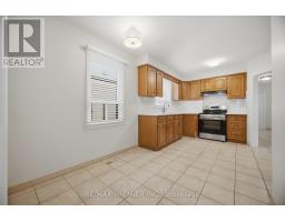 Kitchen - 28 Landron Crescent, Toronto, ON M9P1K7 Photo 10