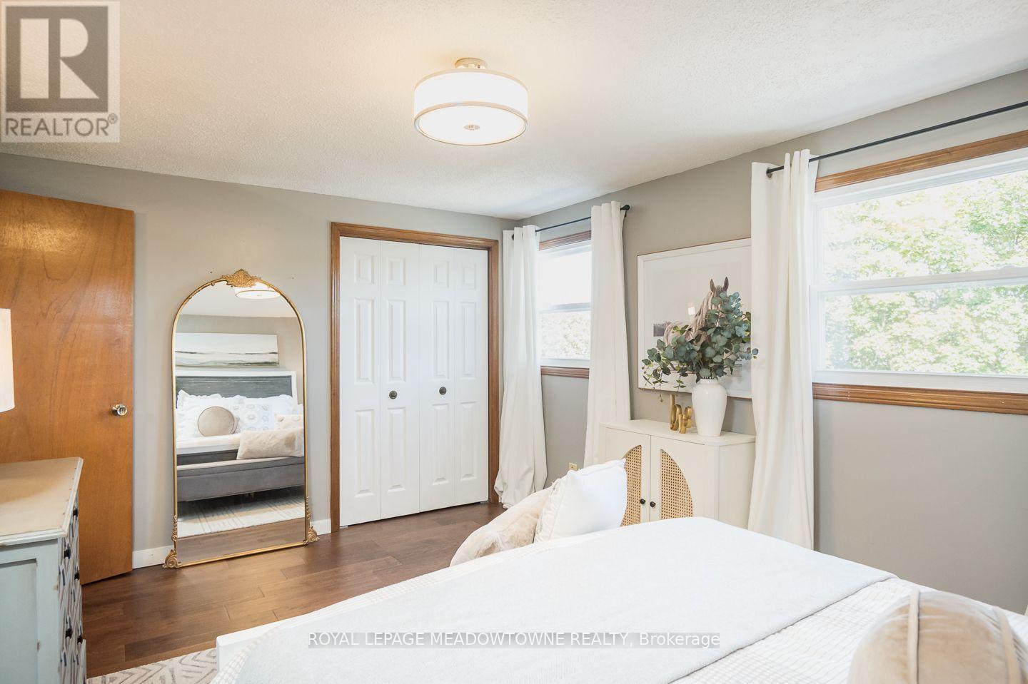 584 HAYWARD CRESCENT - 18