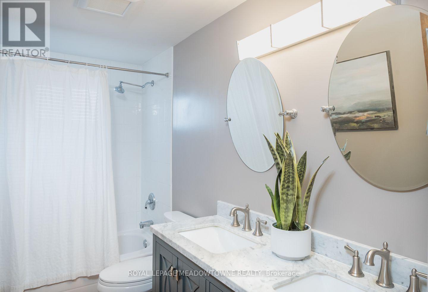 584 HAYWARD CRESCENT - 25