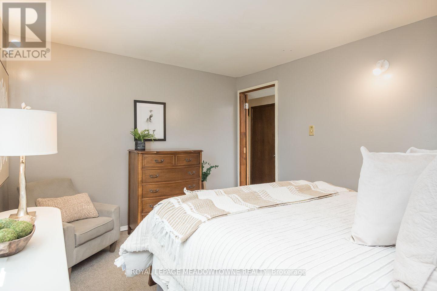 584 HAYWARD CRESCENT - Image 33