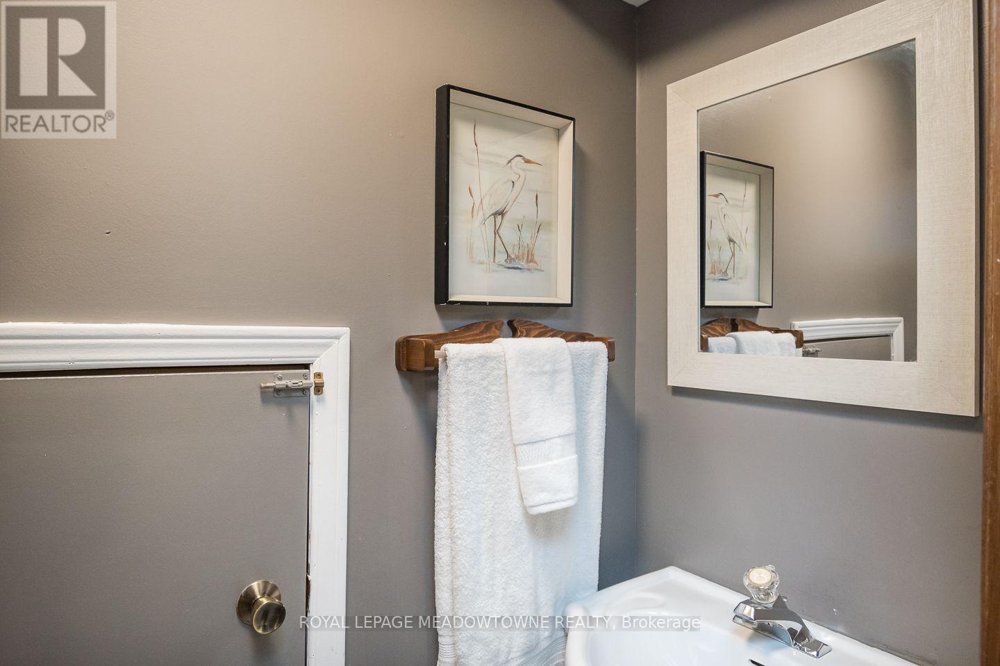 584 HAYWARD CRESCENT - Image 34