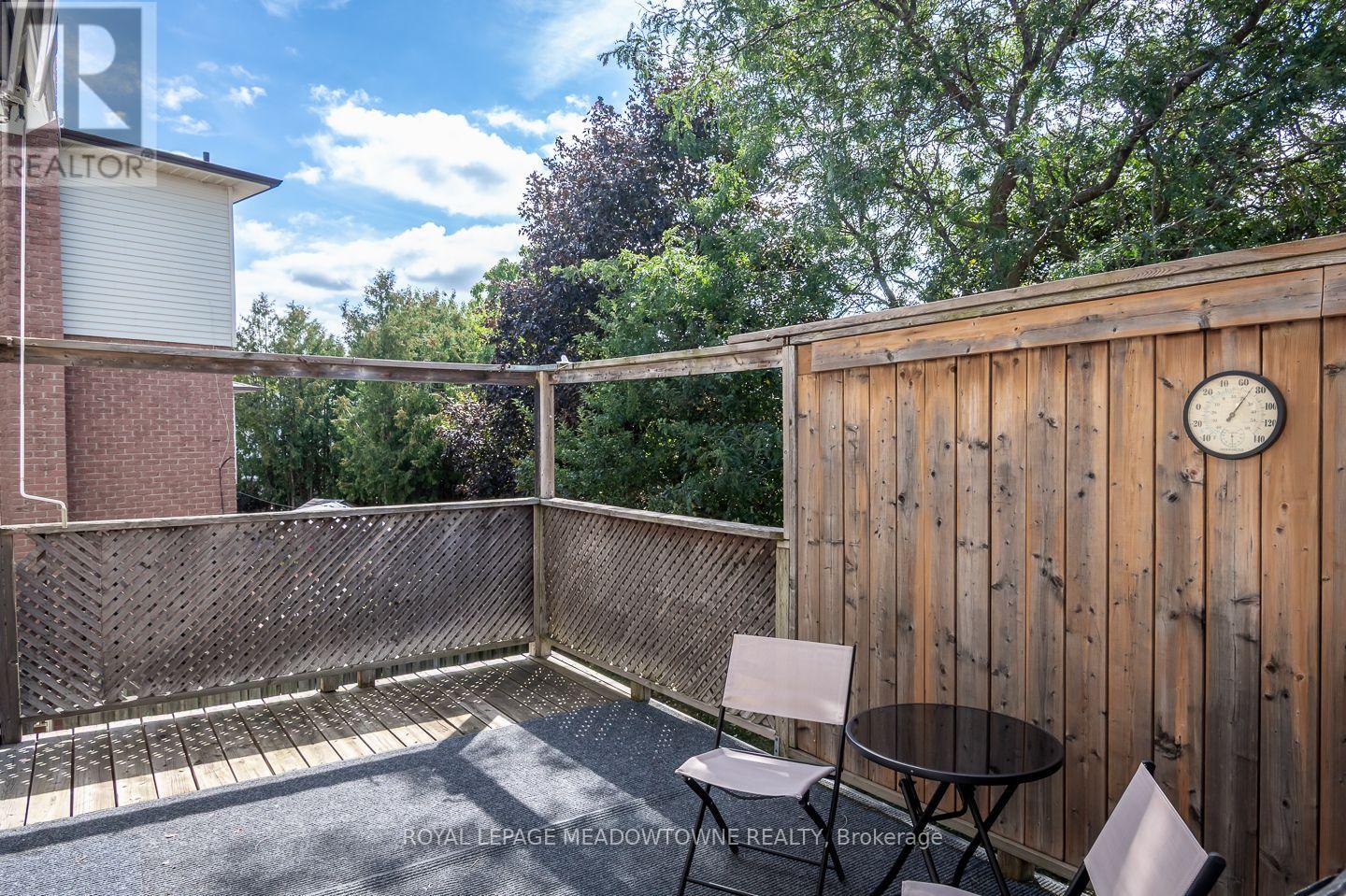 584 HAYWARD CRESCENT - 35
