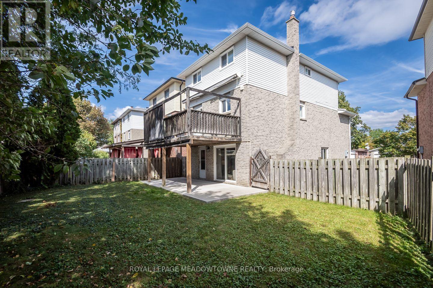 584 HAYWARD CRESCENT - 37
