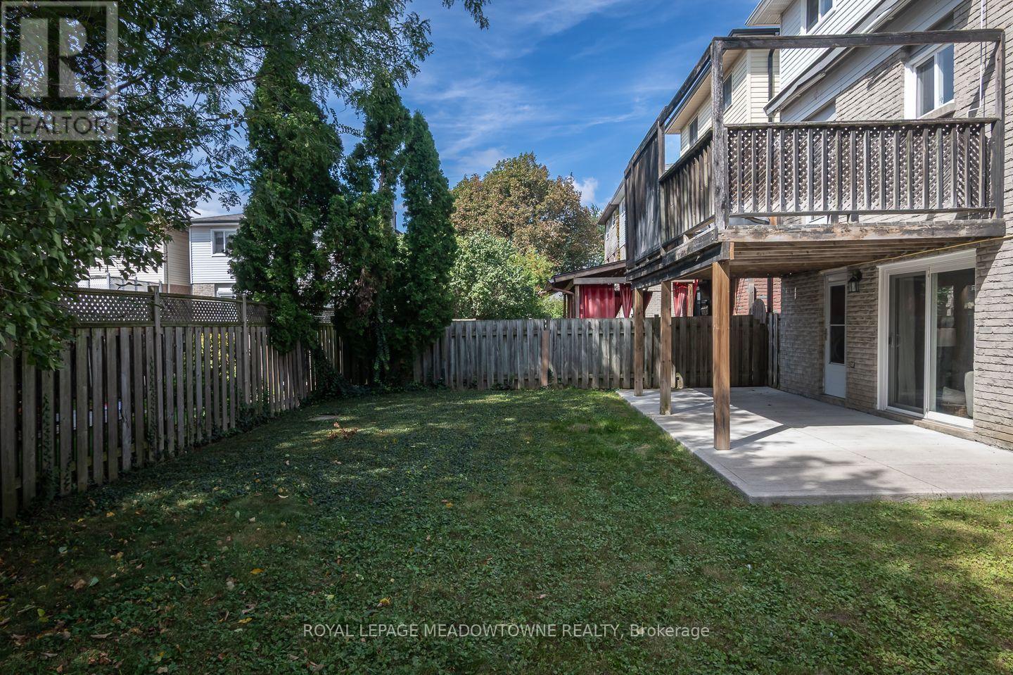 584 HAYWARD CRESCENT - 39