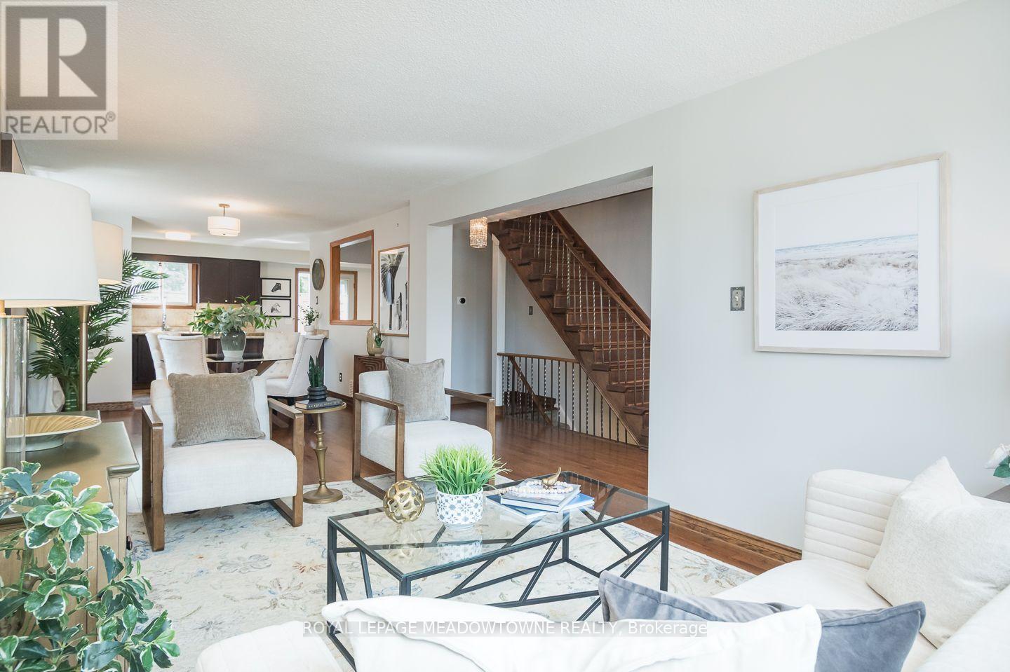 584 HAYWARD CRESCENT - 5