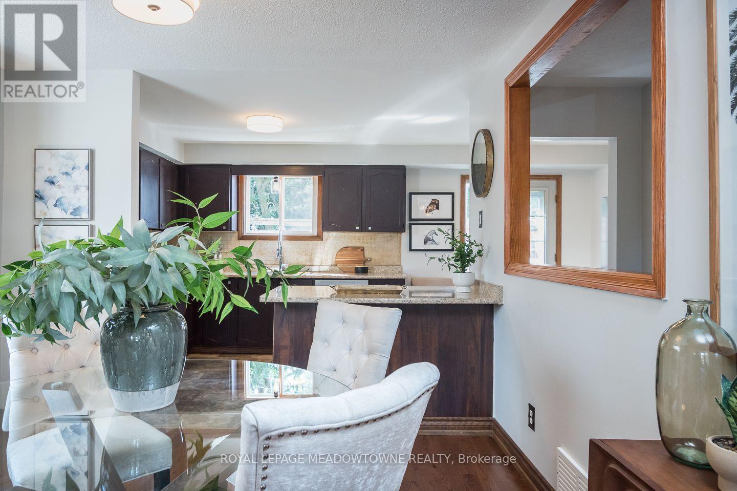 584 HAYWARD CRESCENT - 9
