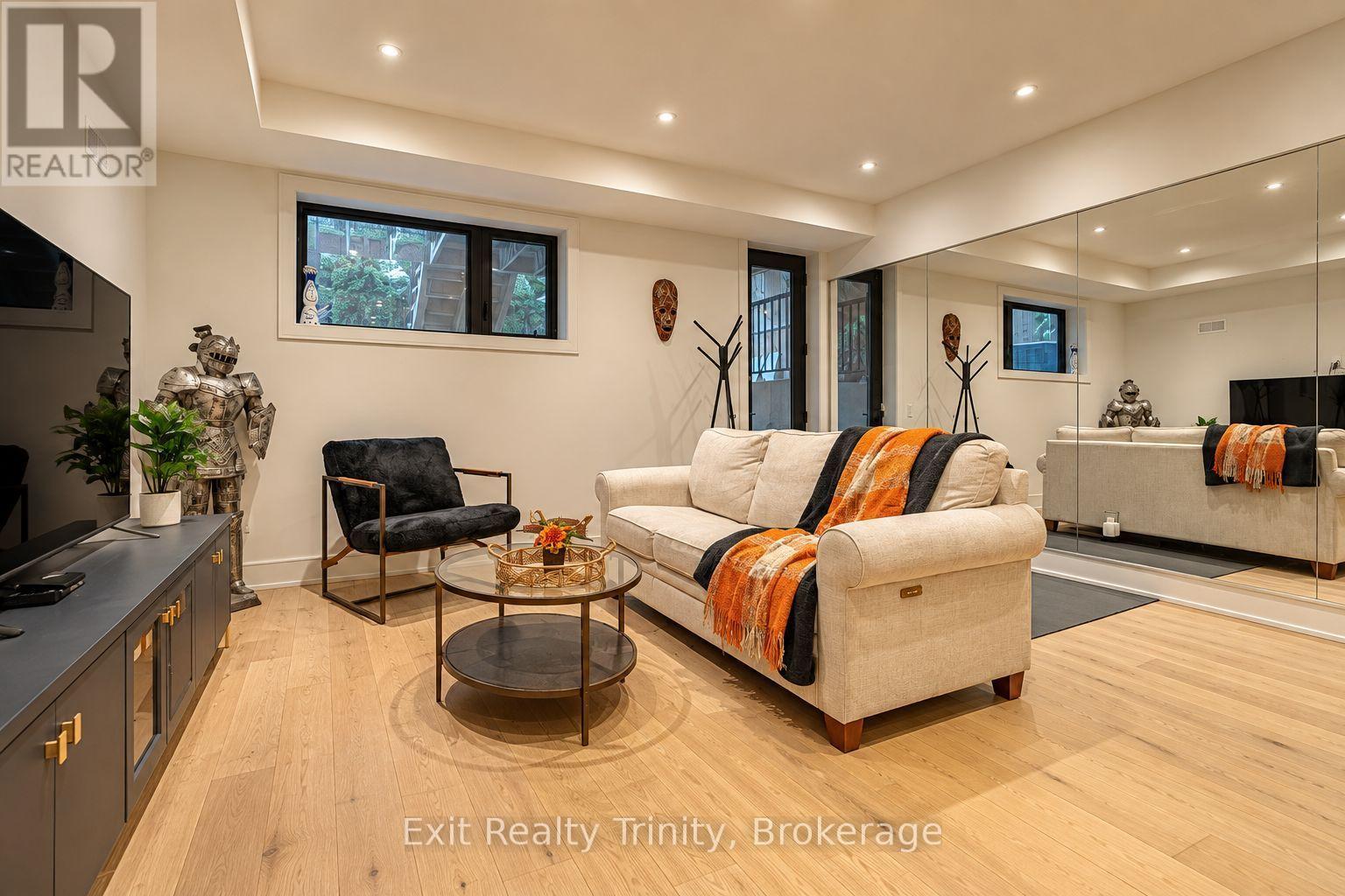 152 SHELDON AVENUE - Image 42