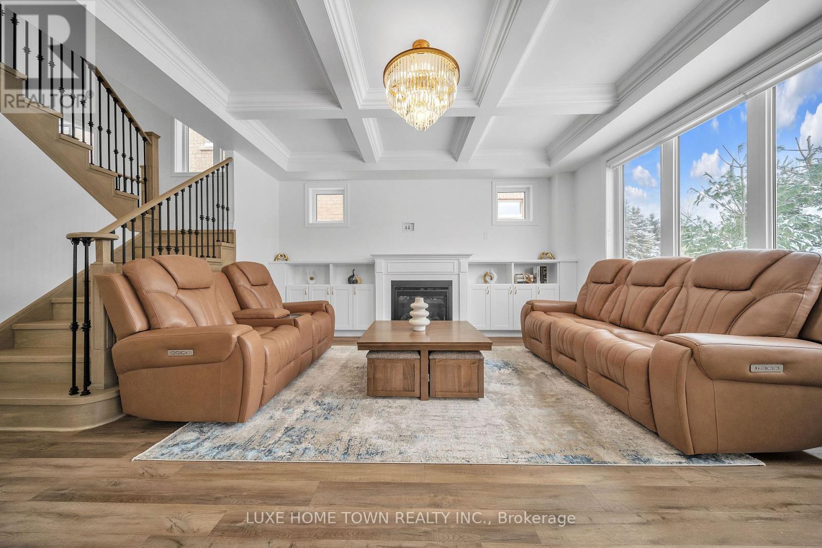 136 HARPIN WAY E - Image 11