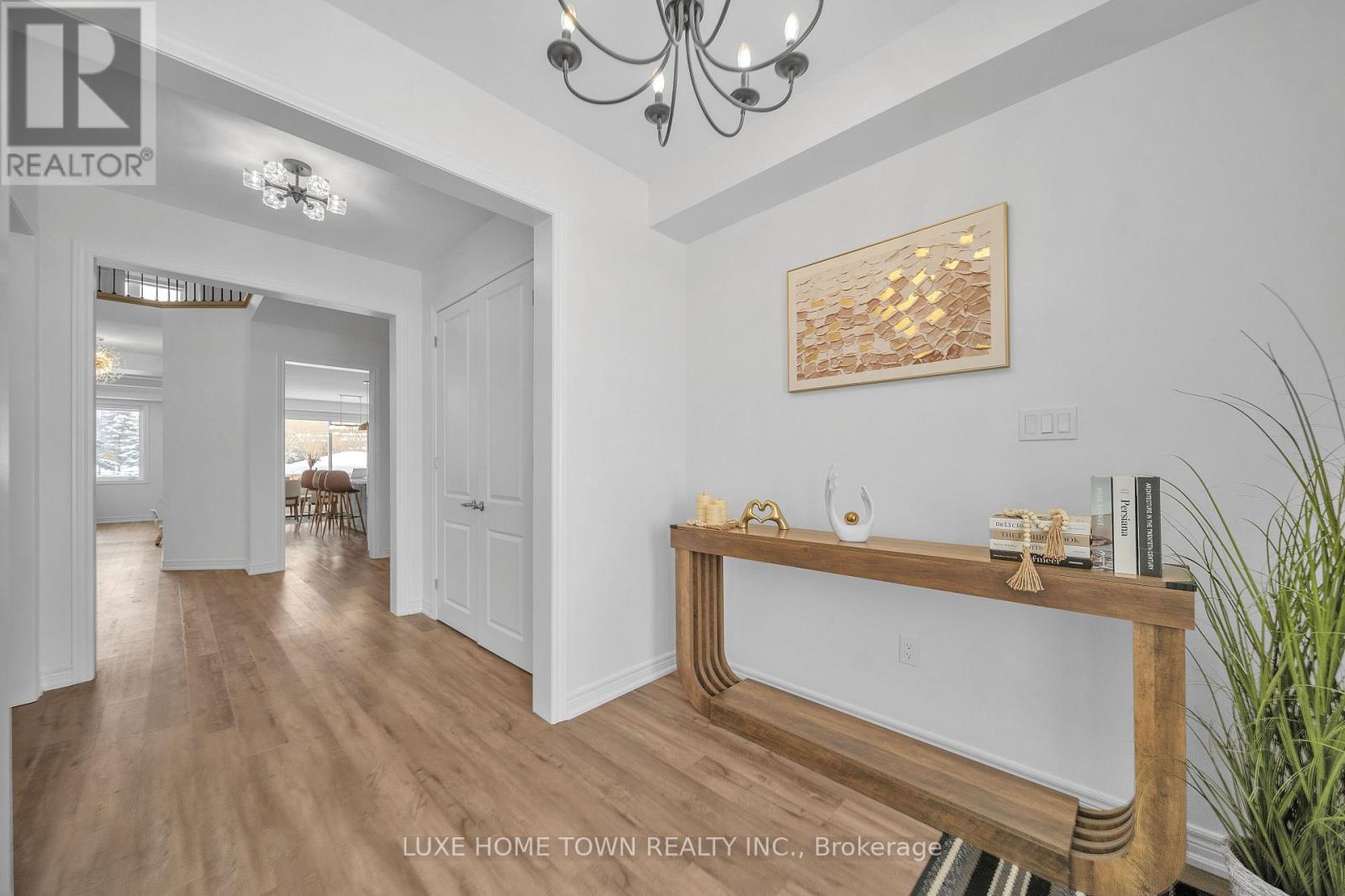 136 Harpin Way East, Centre Wellington (Fergus), Ontario, N1M0G9, Centre Wellington (Fergus), Ontario — photo 3 of 5