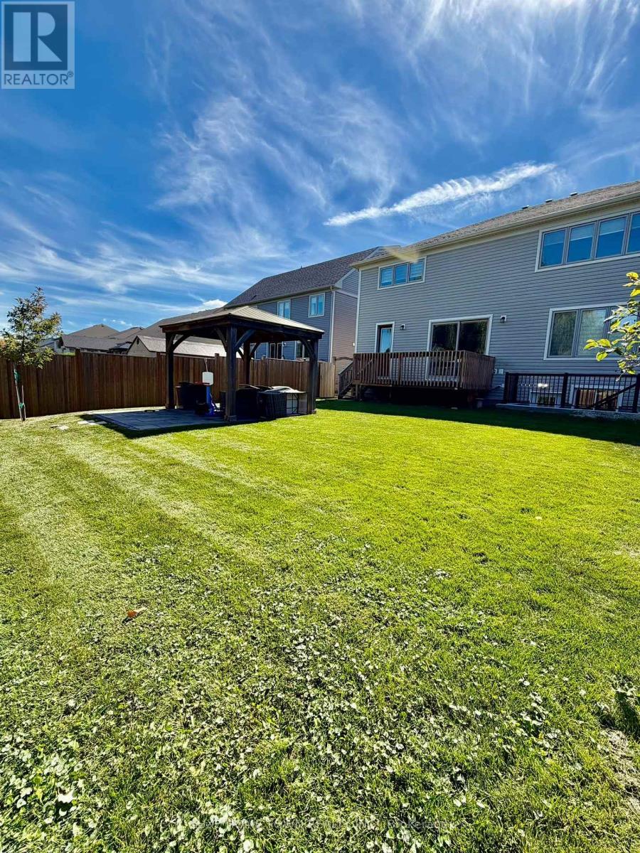 136 HARPIN WAY E - Image 35
