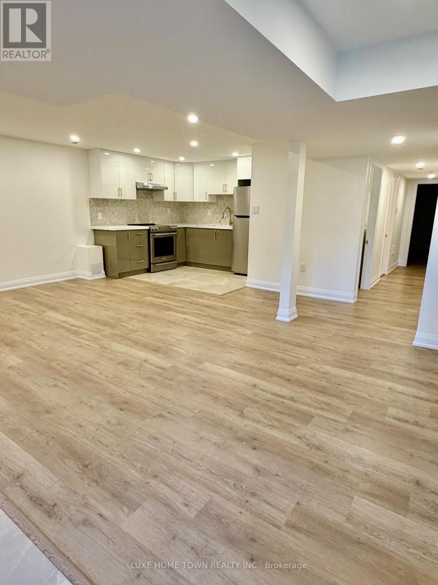 136 HARPIN WAY E - Image 38