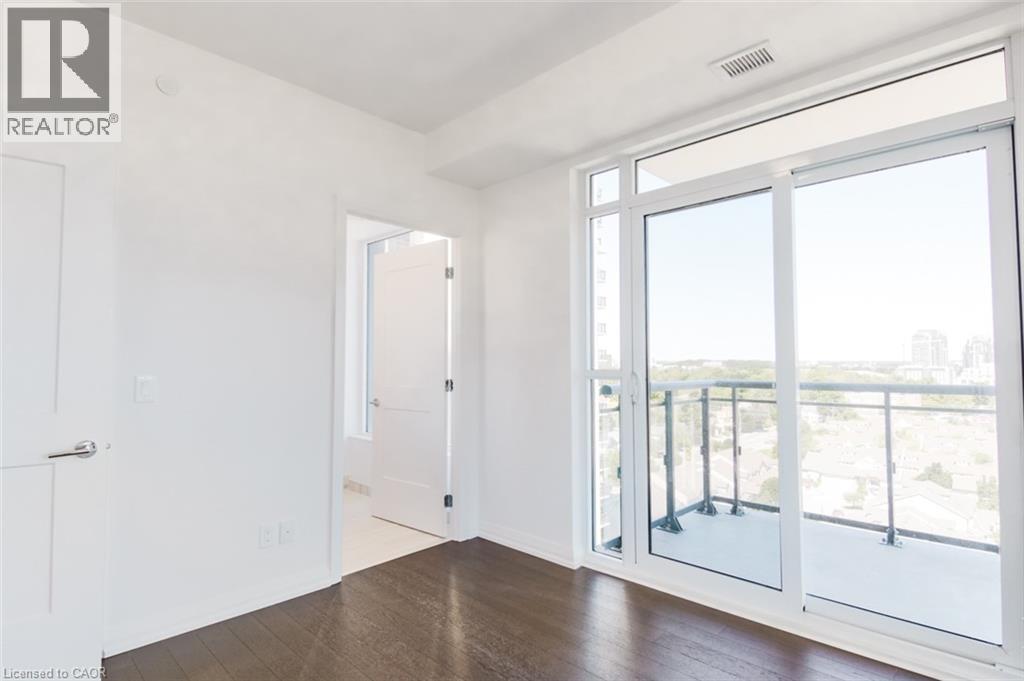 155 Caroline Street South — photo 15