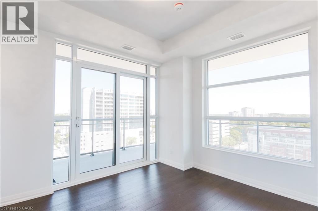 155 Caroline Street South — photo 12