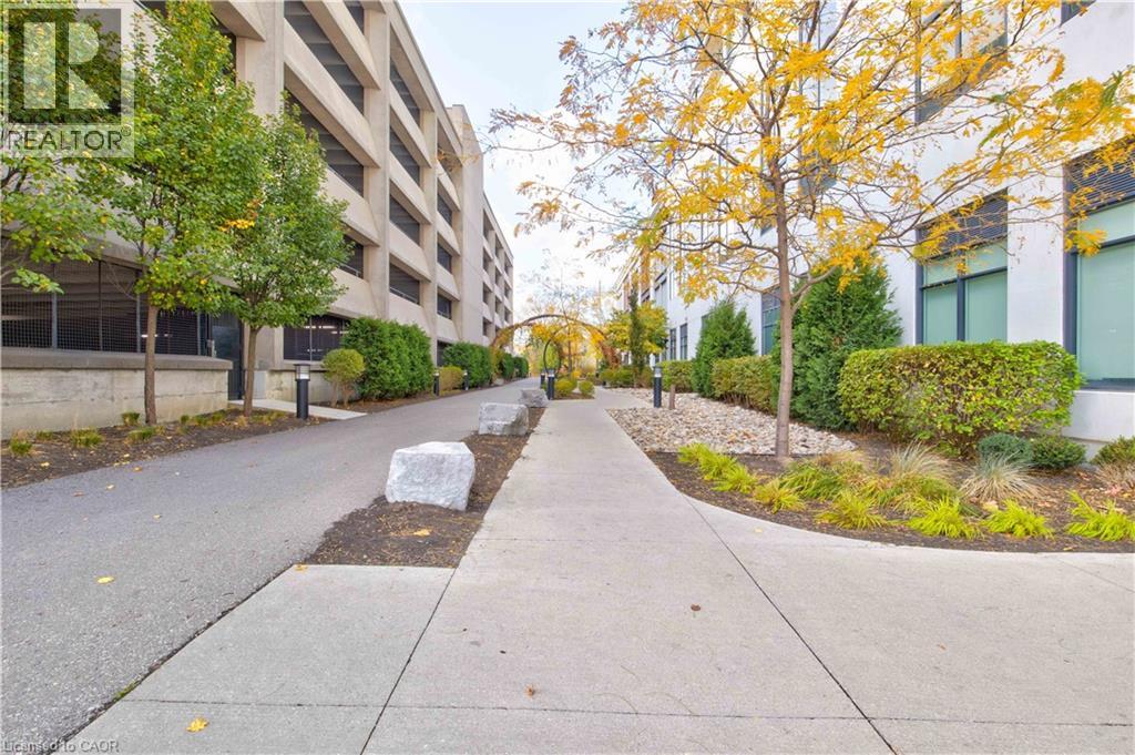 155 Caroline Street South — photo 26