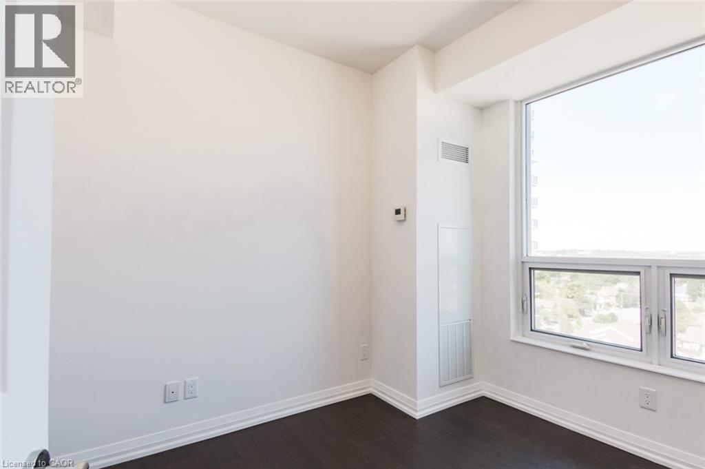 155 Caroline Street South — photo 11