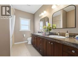 Bedroom - 17 Hammond Close, Sylvan Lake, AB T4S0C7 Photo 16