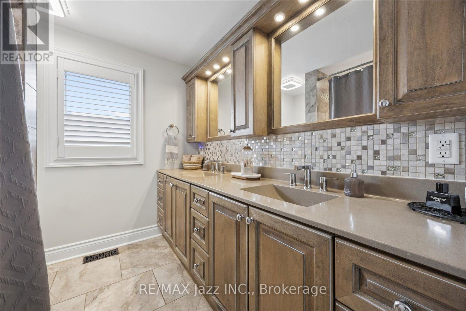 510 FAIRGLEN AVENUE - 31