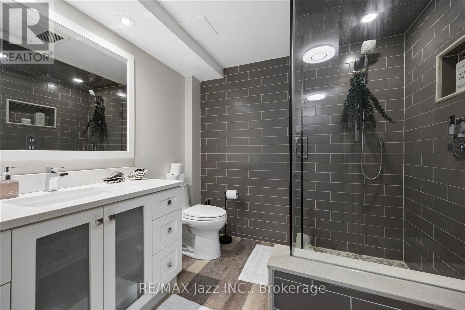510 FAIRGLEN AVENUE - 42