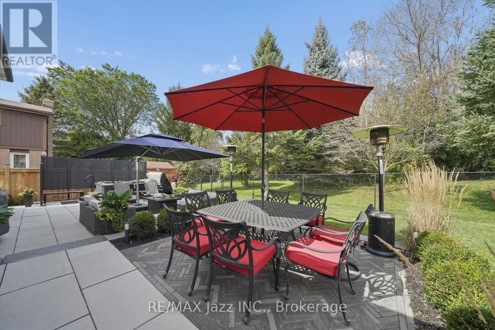 510 FAIRGLEN AVENUE - 46