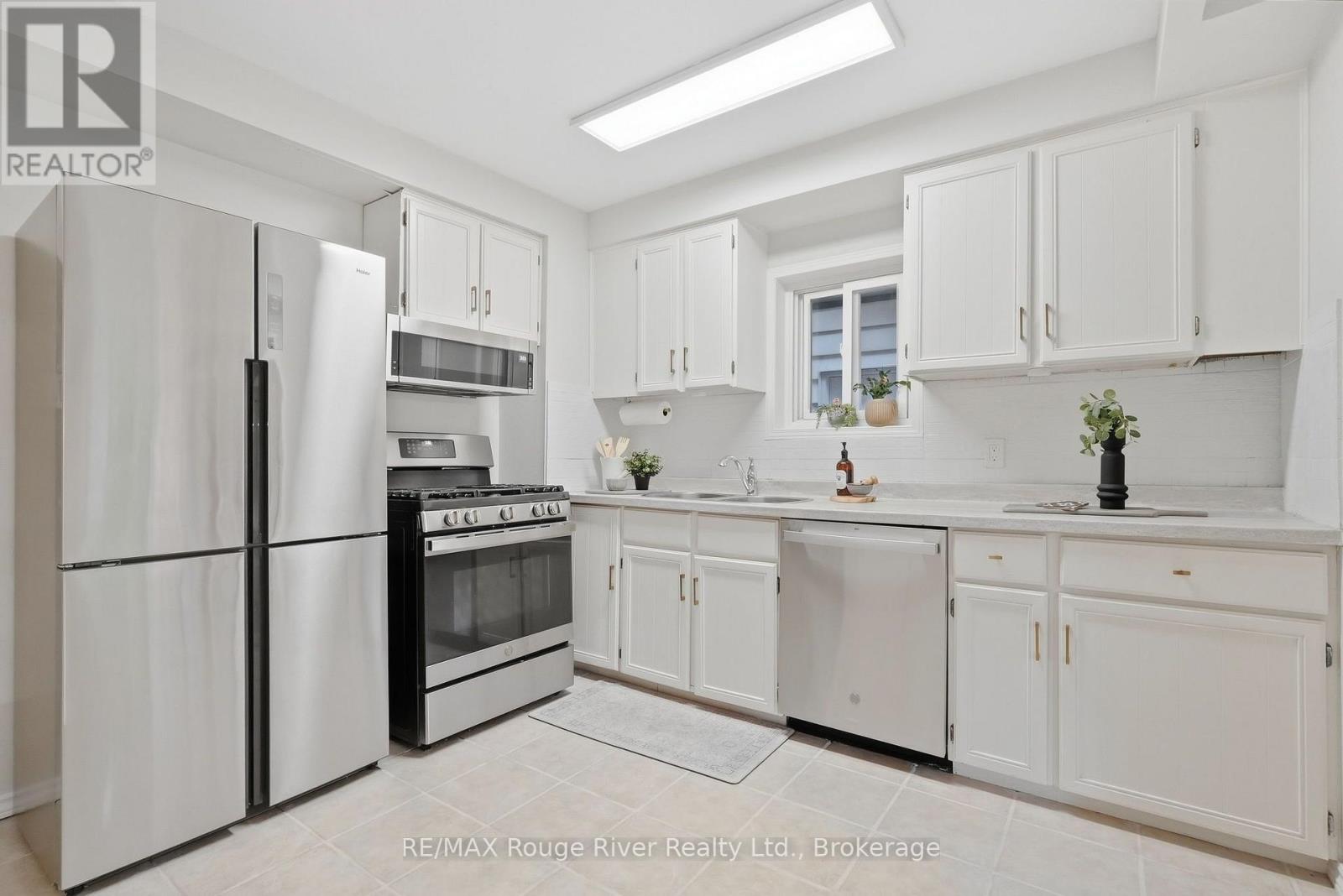 313 LUPIN DRIVE - Image 10