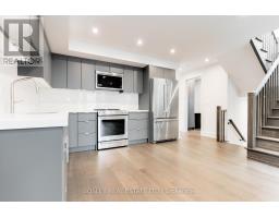 Bathroom - Upper - 325 Brunswick Avenue, Toronto, ON M5R2Z1 Photo 6