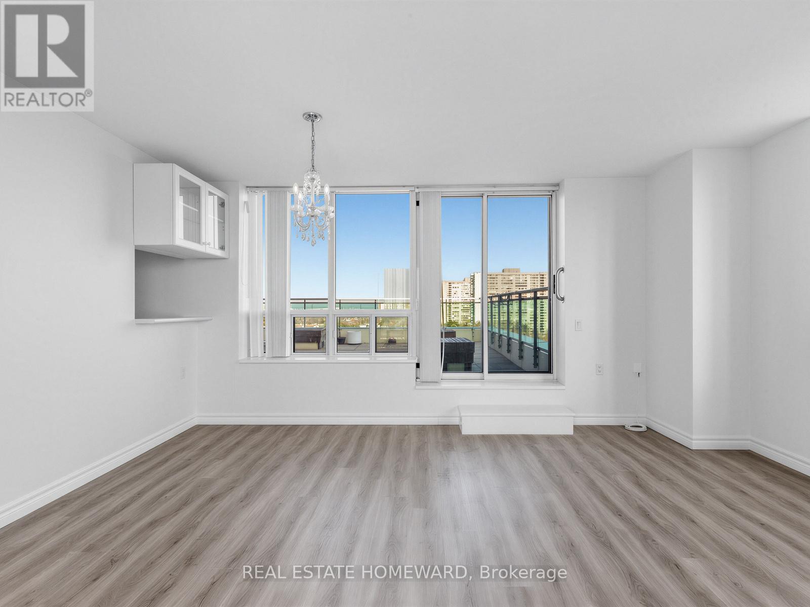 #1102 2800 WARDEN AVENUE - 3