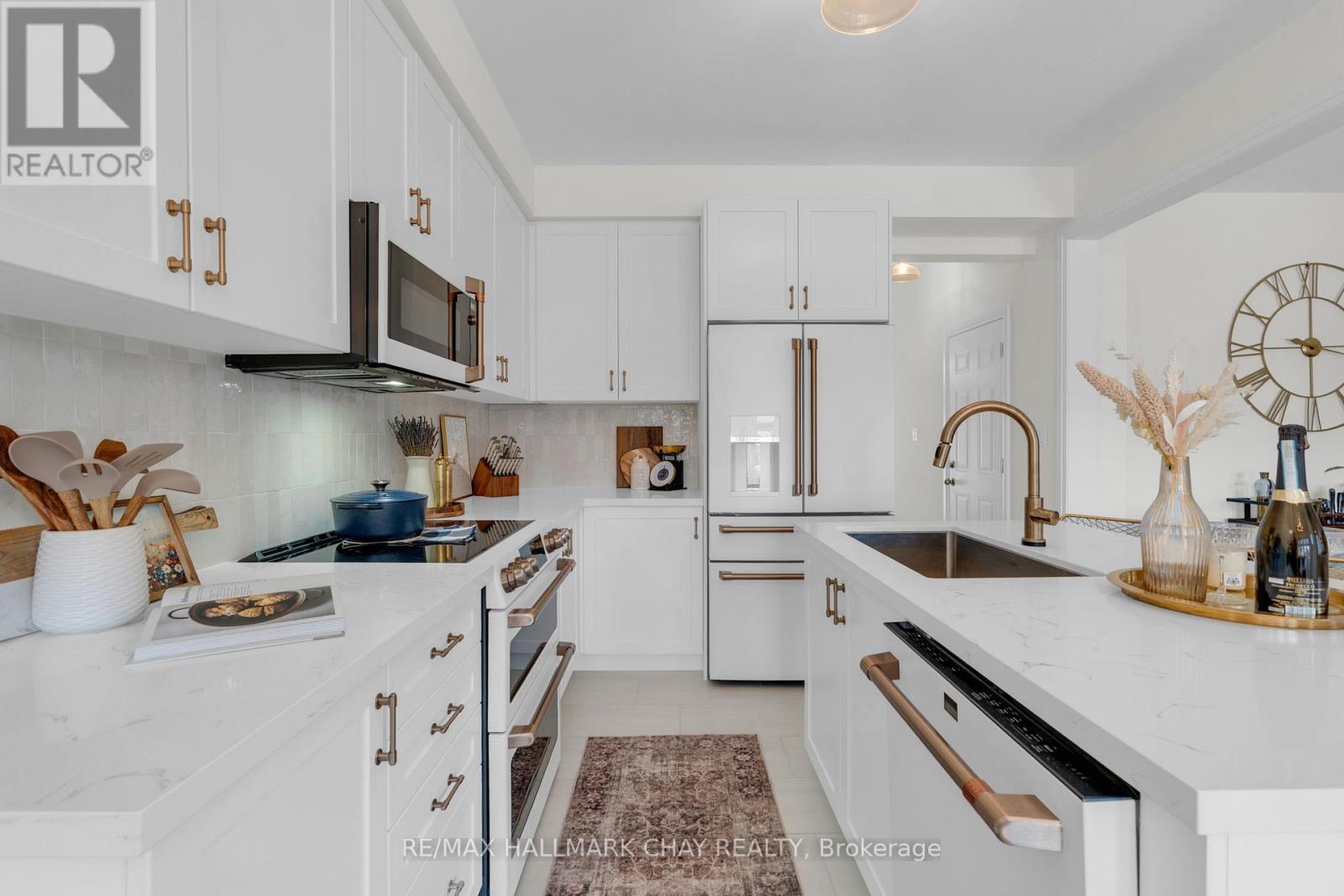 204 ROSANNE CIRCLE - Image 11