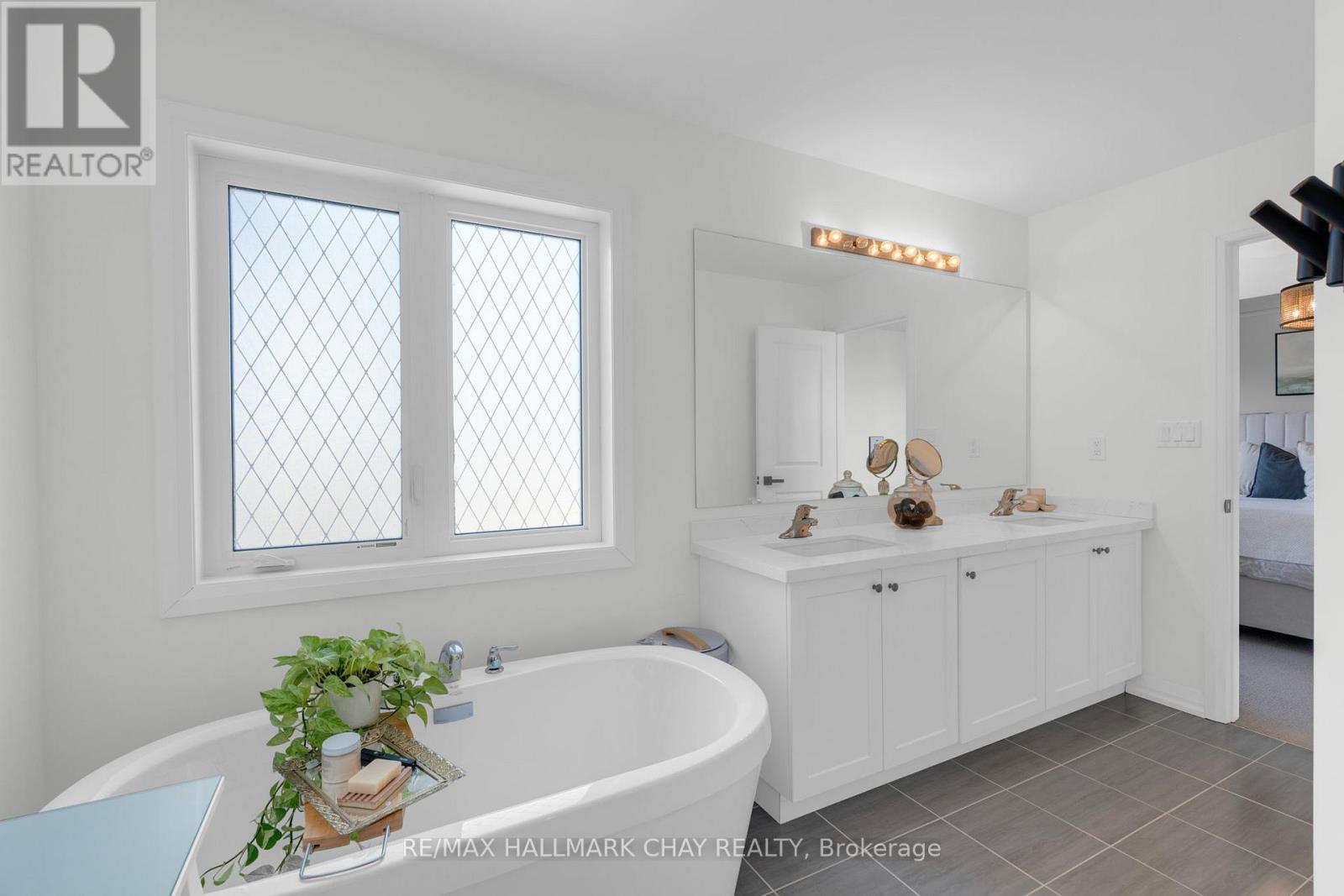 204 ROSANNE CIRCLE - Image 21