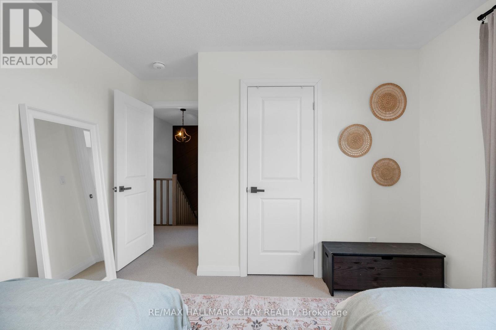 204 ROSANNE CIRCLE - Image 25