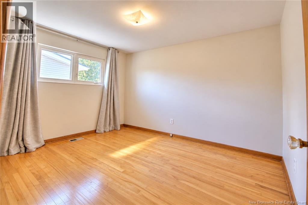 35 Vine - Image 7