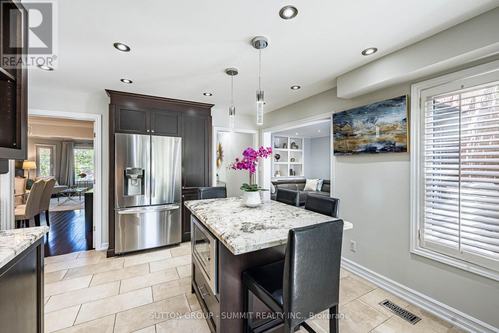 4594 GATINEAU AVENUE - 12