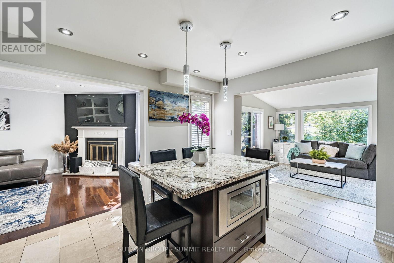 4594 GATINEAU AVENUE - 15
