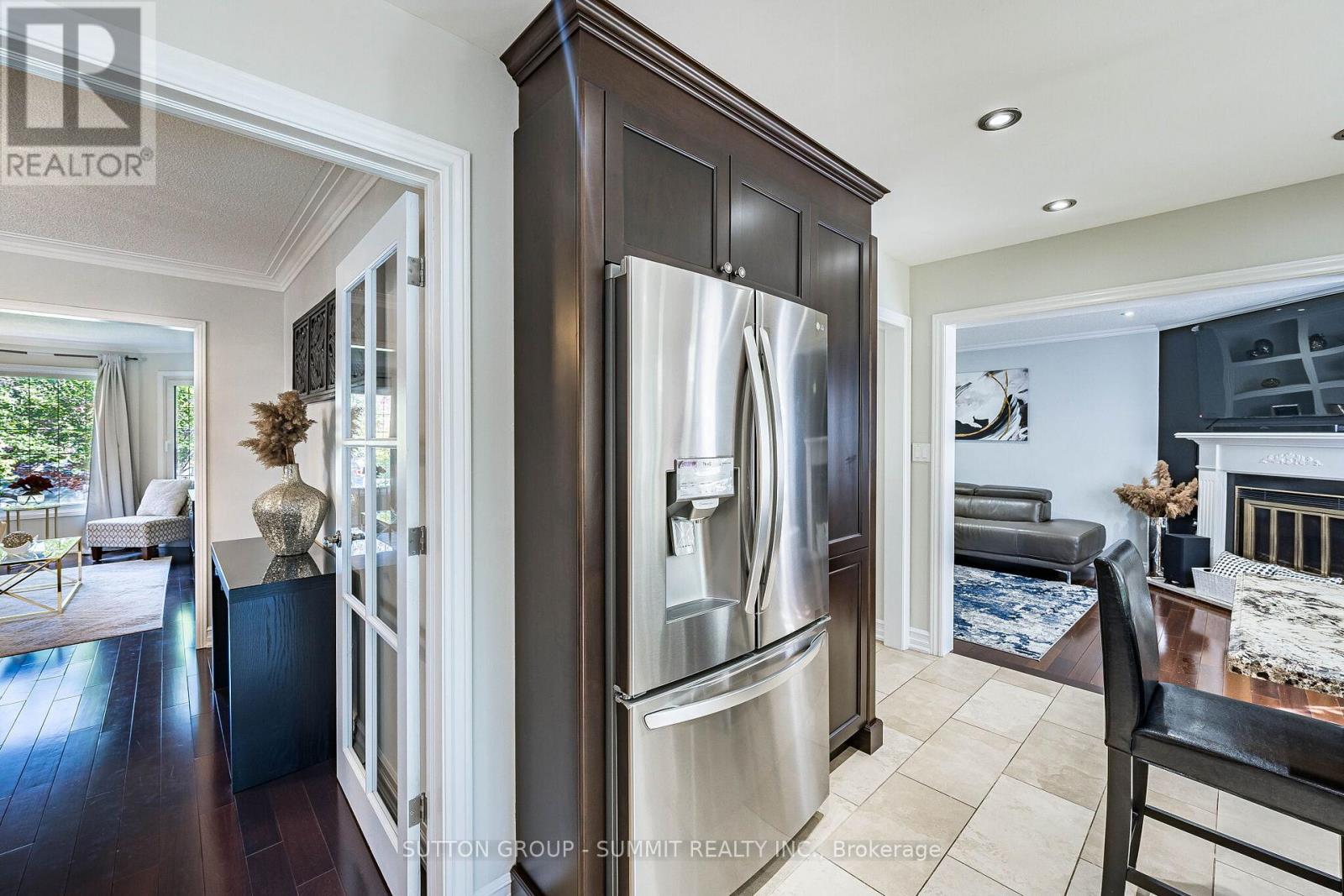 4594 GATINEAU AVENUE - 17