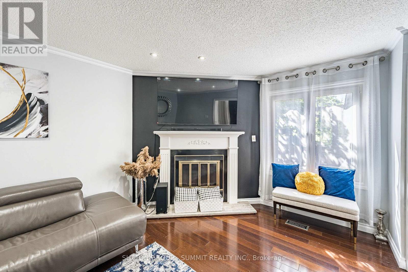 4594 GATINEAU AVENUE - 19