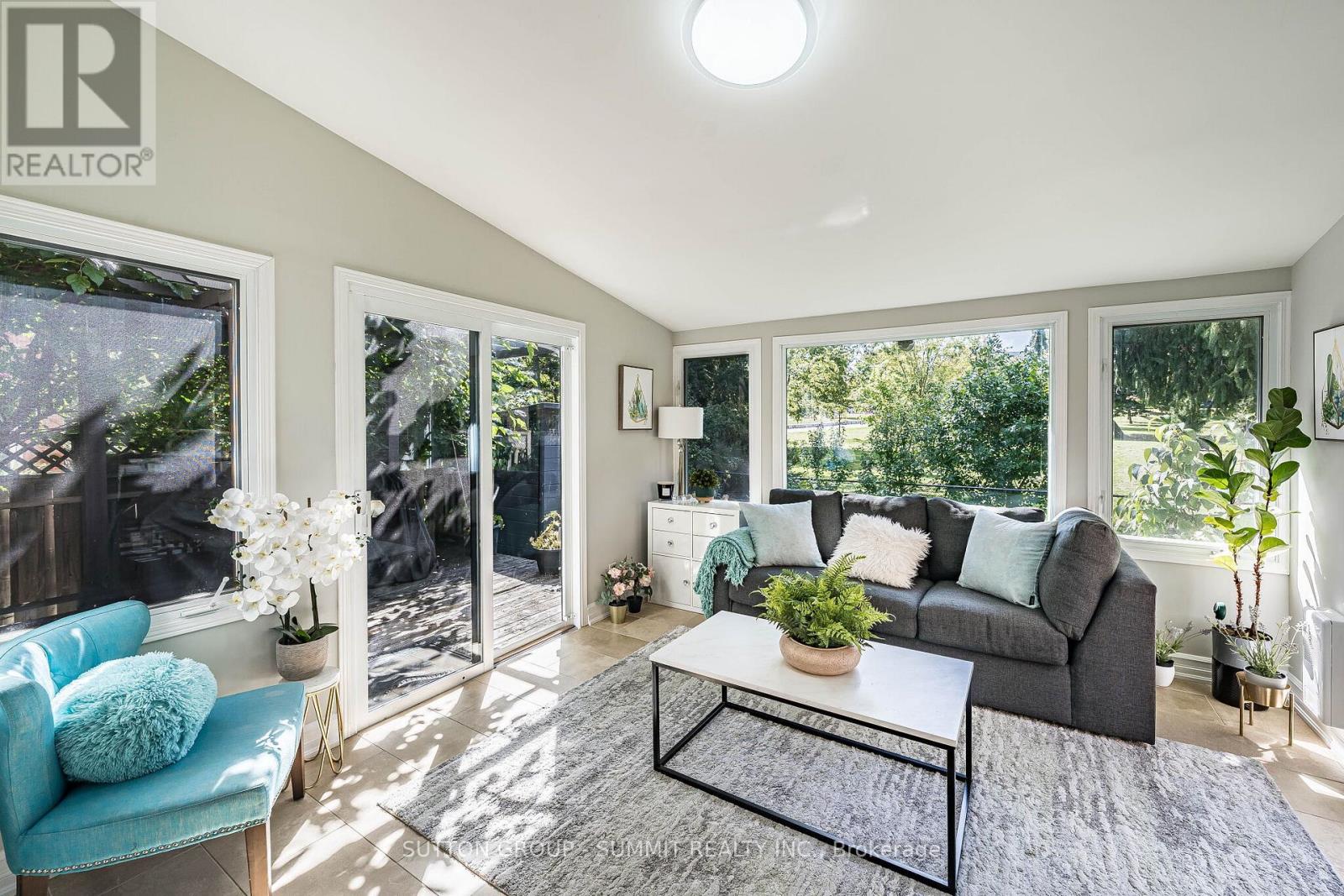 4594 GATINEAU AVENUE - 21