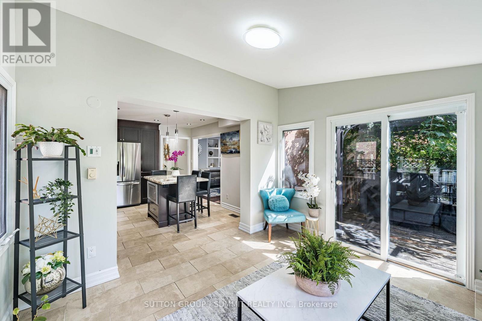 4594 GATINEAU AVENUE - 23
