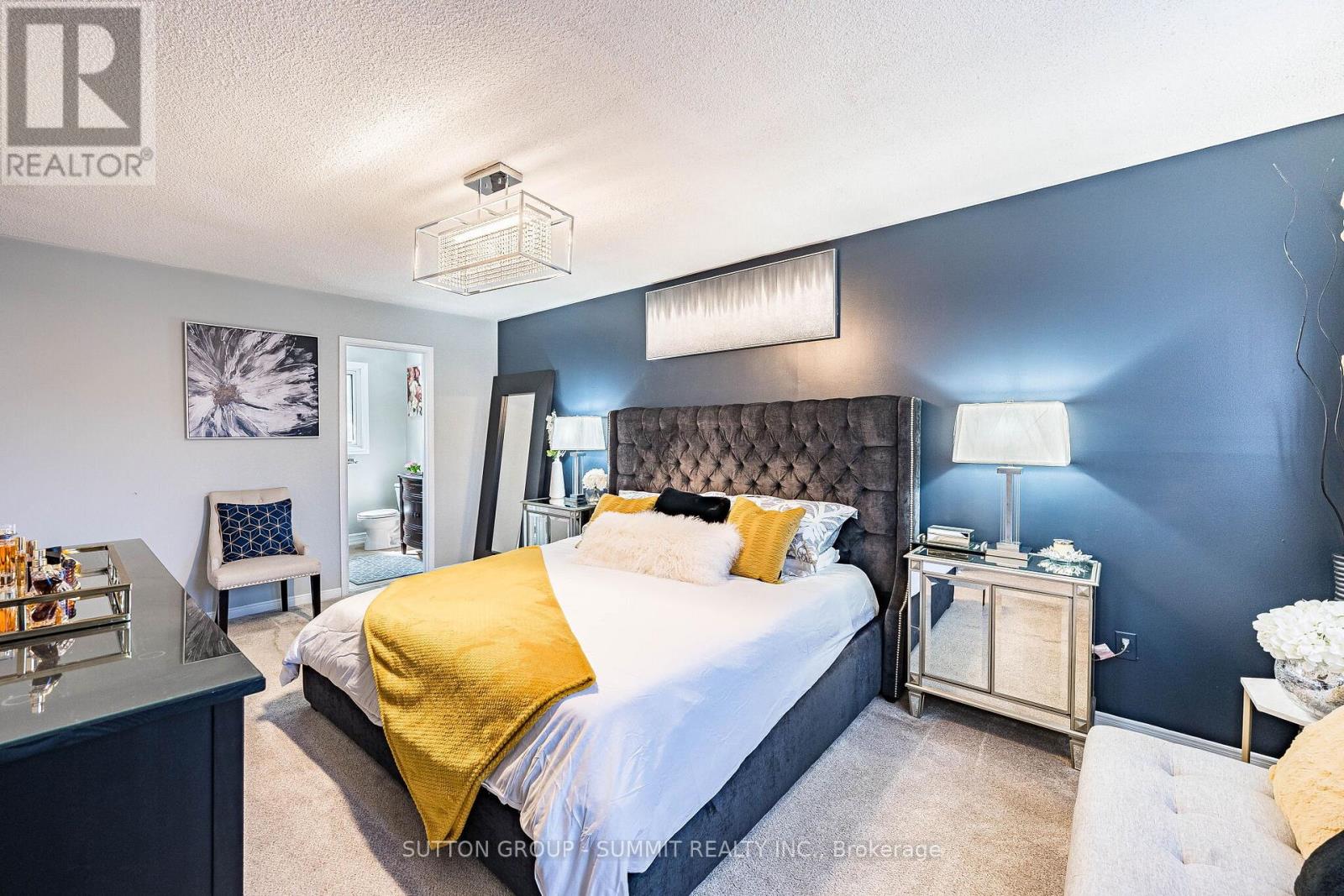 4594 GATINEAU AVENUE - 27