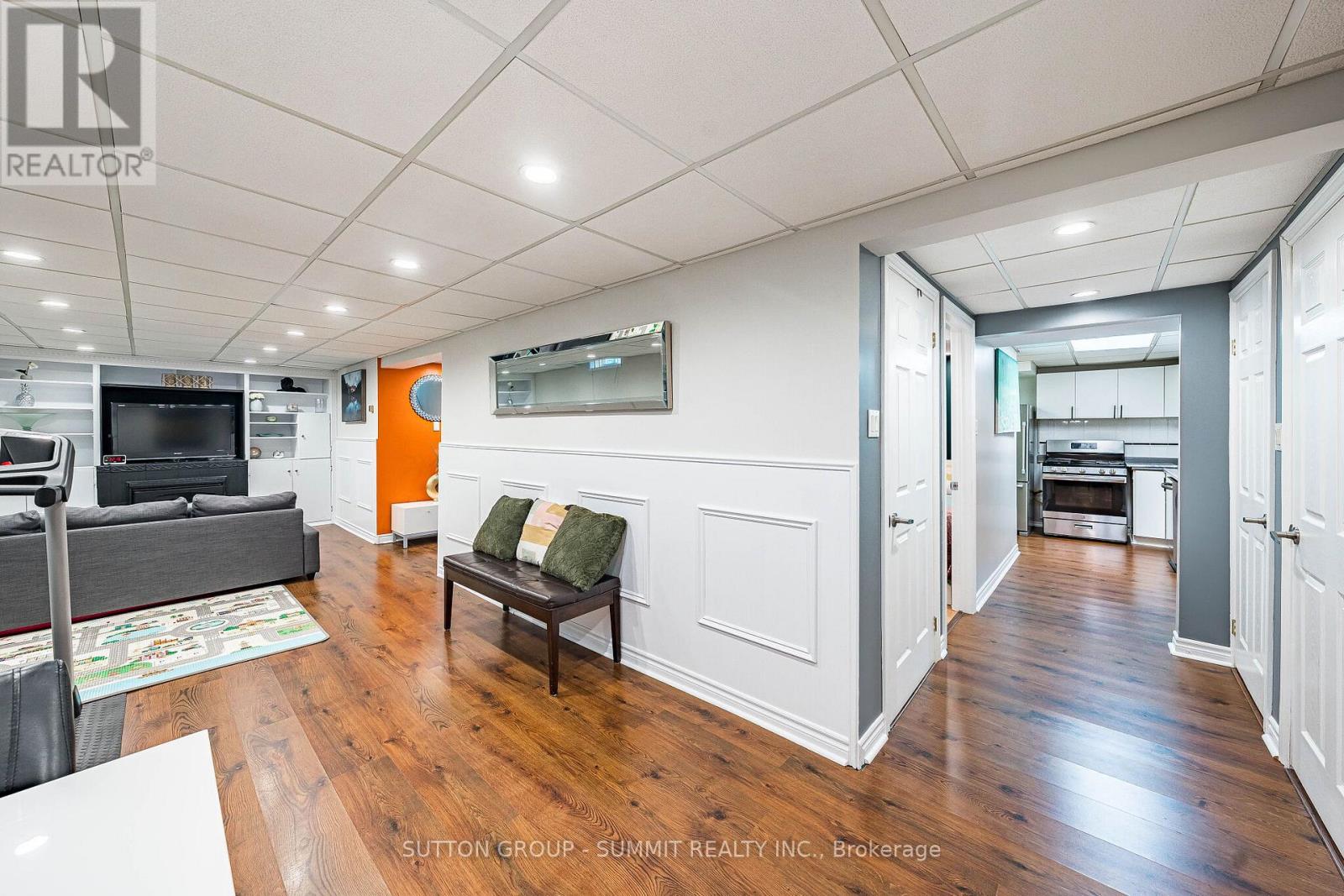 4594 GATINEAU AVENUE - 36