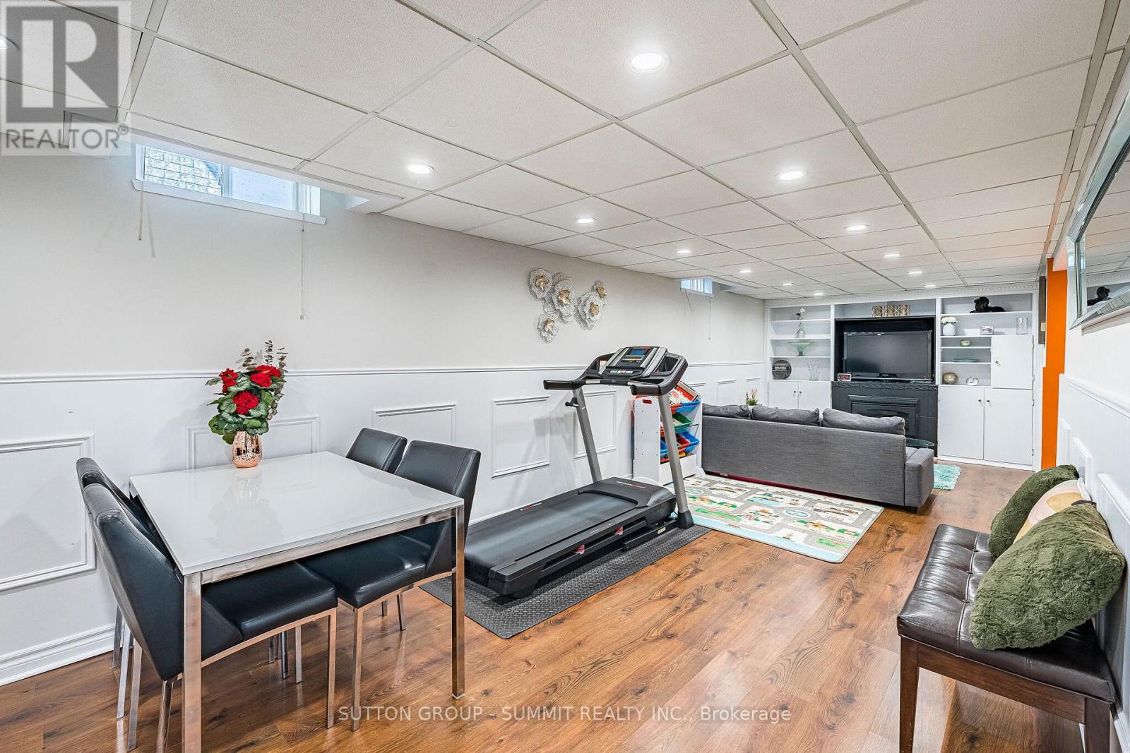 4594 GATINEAU AVENUE - 37