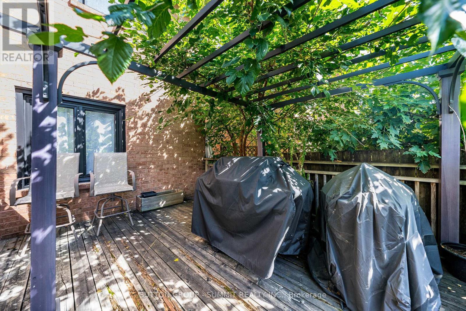 4594 GATINEAU AVENUE - 46