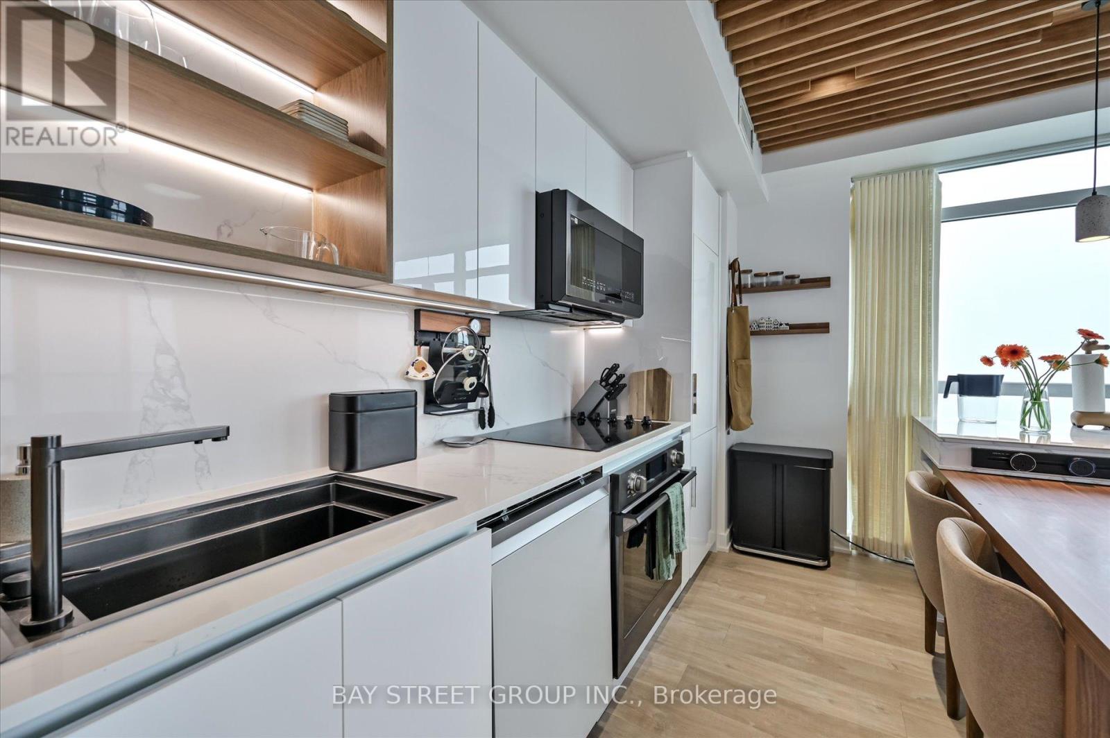 #1604 251 MANITOBA STREET - 11