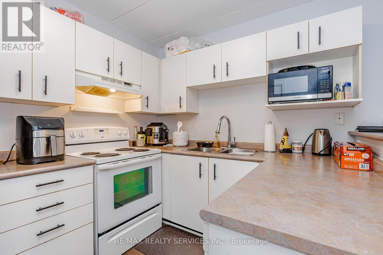 #310 4005 KILMER DRIVE - 19